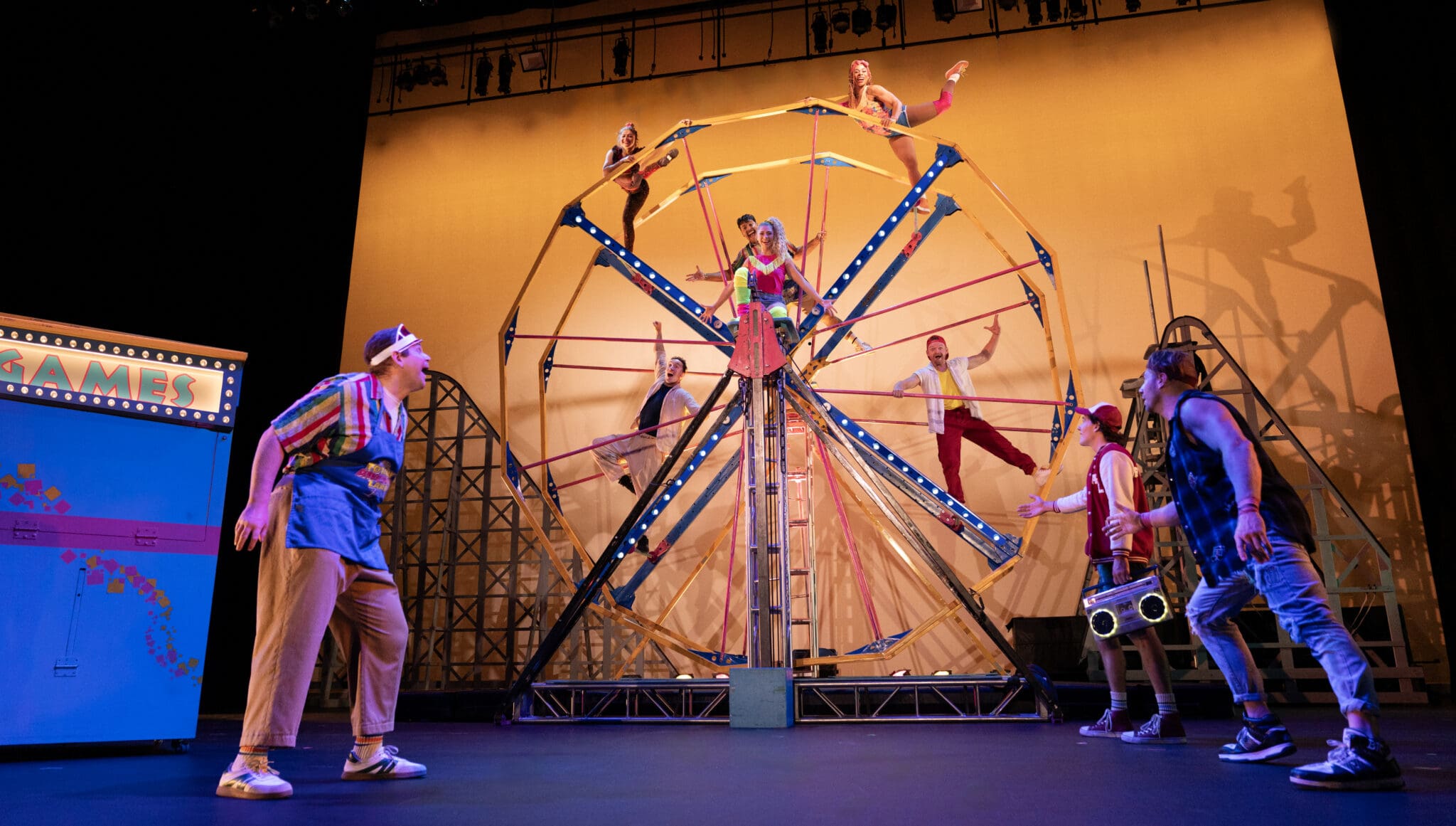 Cirque Mechanics' Tilt!